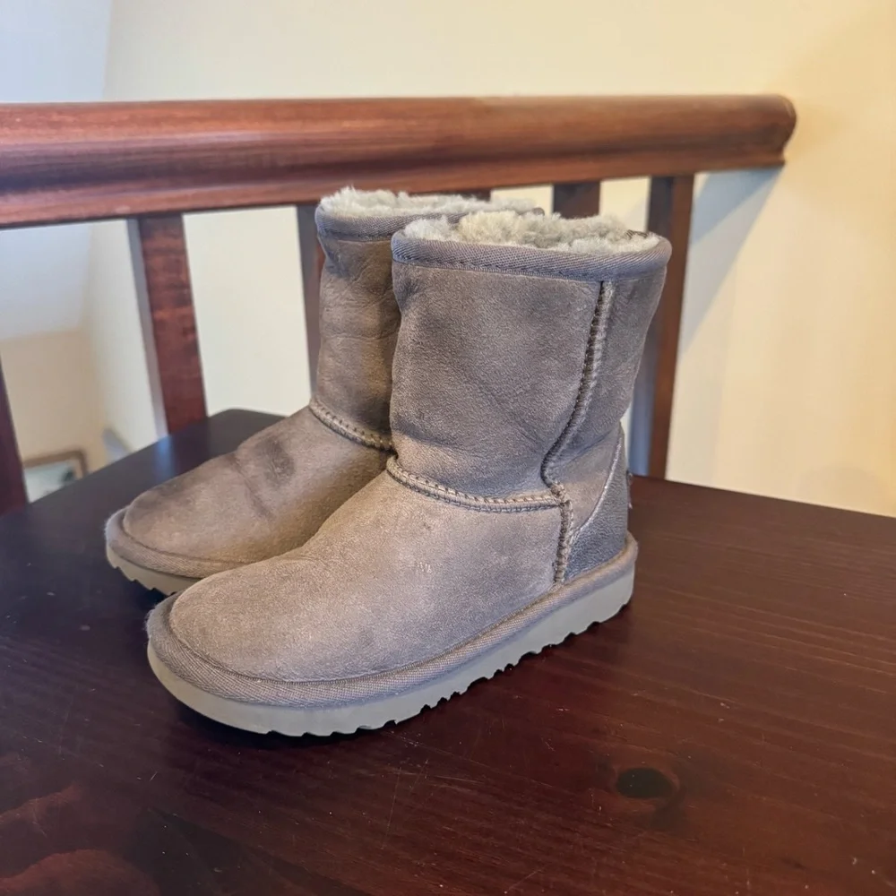 UGG  Kids Boots Gray size 12